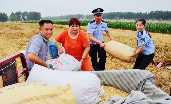 西平民警幫困難戶度“三夏”