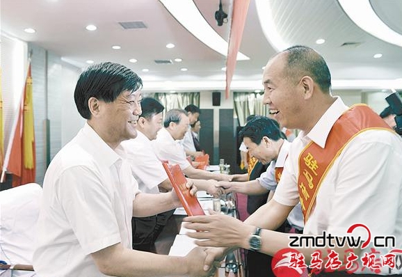 駐馬店創(chuàng)建全國文明城市工作動員大會召開