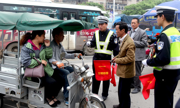 駐馬店嚴厲打擊交通陋習不手軟