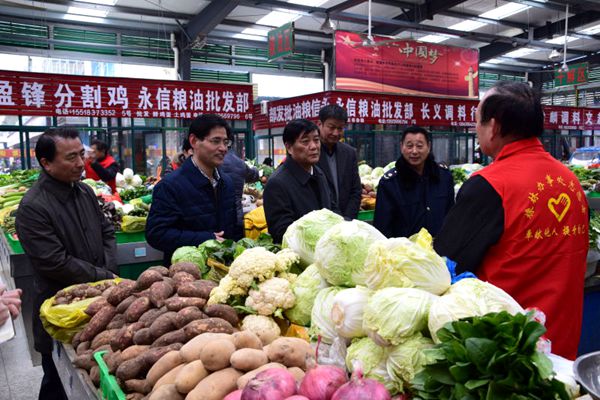 余學友深入部分重點服務窗口行業(yè)督導檢查創(chuàng)文迎檢工作