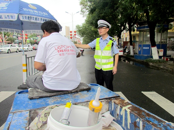 民警杜長(zhǎng)松：交巡戰(zhàn)線一棵松