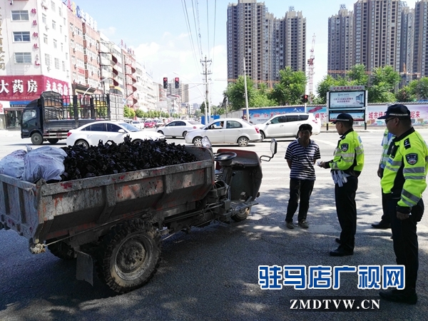 市交警部門集中查處大貨車商砼車違法行為