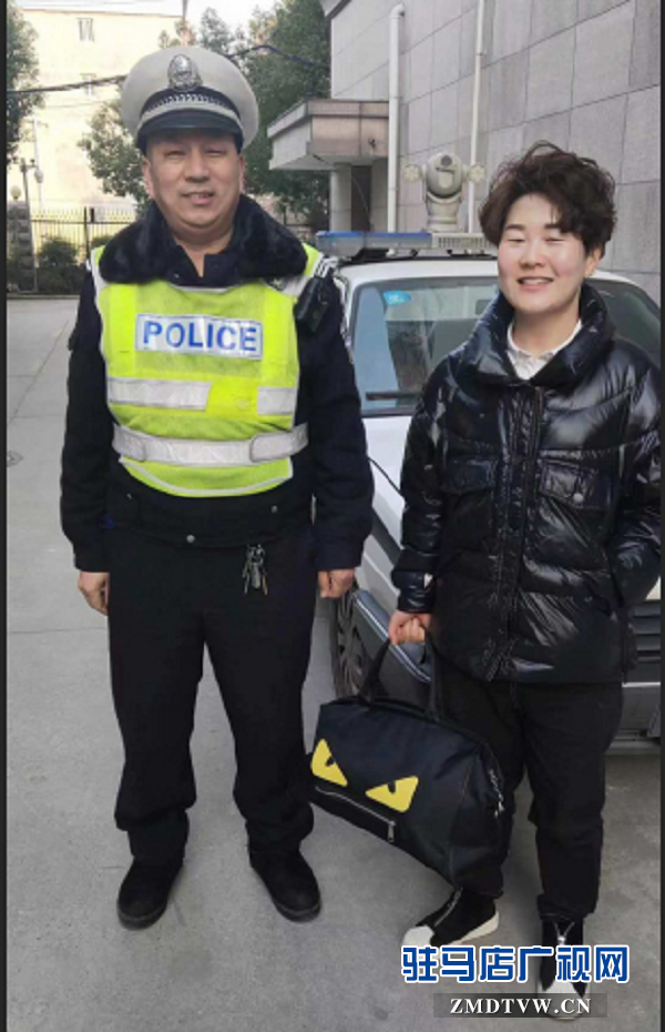 群眾拾金不昧  民警憑車票苦尋失主