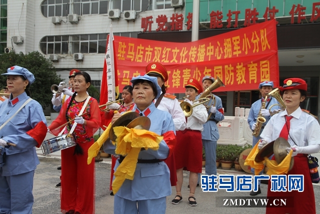 驛城區(qū)軍地為赴杭新兵送上文藝大餐