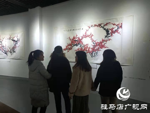 張克洪個人畫展在黃淮學(xué)院美術(shù)館開展