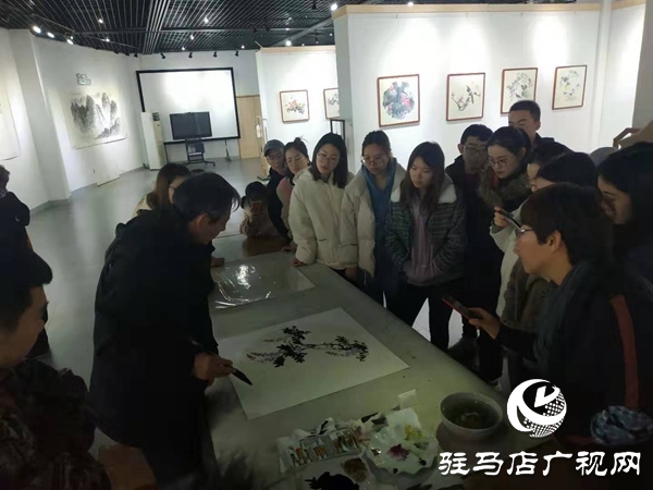 張克洪個人畫展在黃淮學(xué)院美術(shù)館開展