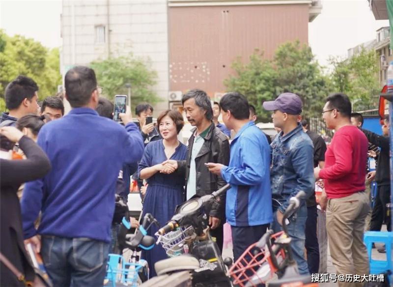  “流浪大師”沈巍曾衣衫襤褸，如今的生活卻發(fā)生了翻天覆地的變化 