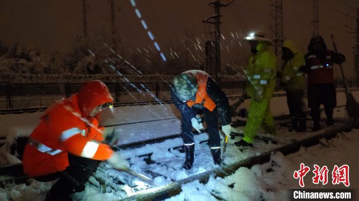 春運(yùn)開局遇雨雪大霧天氣 這些地區(qū)需注意交通安全