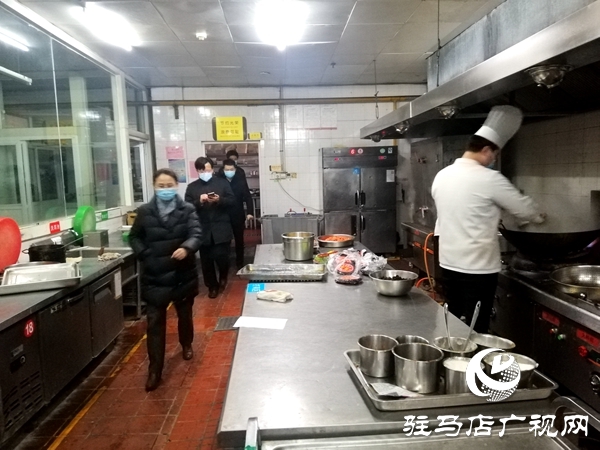 市市場監(jiān)管局督查定點餐飲企業(yè)：后廚就是你們的防疫戰(zhàn)線！