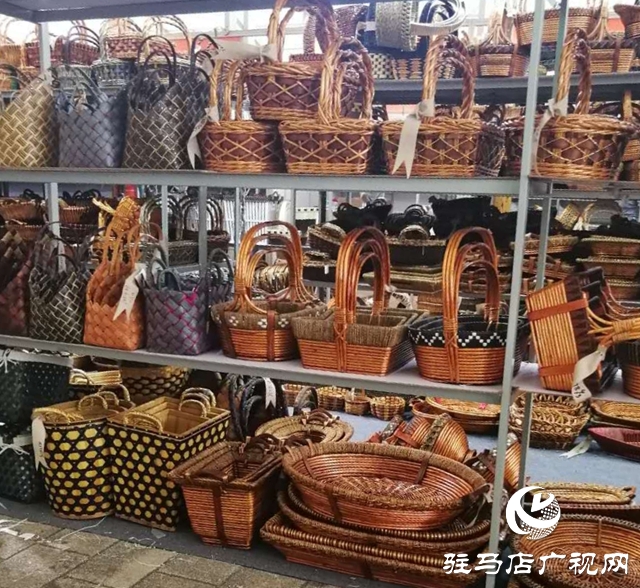 汝南縣宿鴨湖街道：柳編藝術(shù)展新品 帶貧出國賺外匯