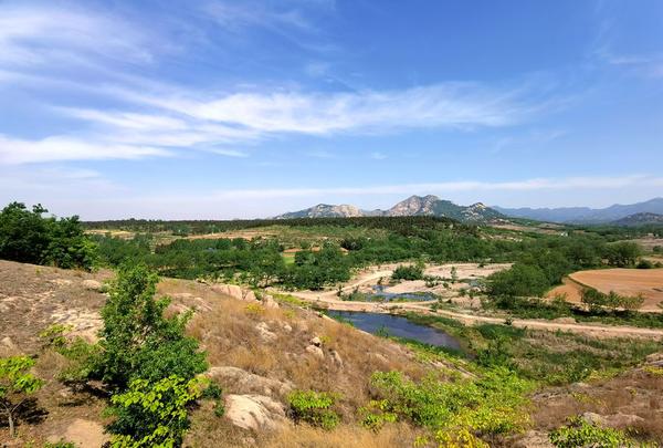 泌陽縣下碑寺，驚現(xiàn)天然“開”字石……