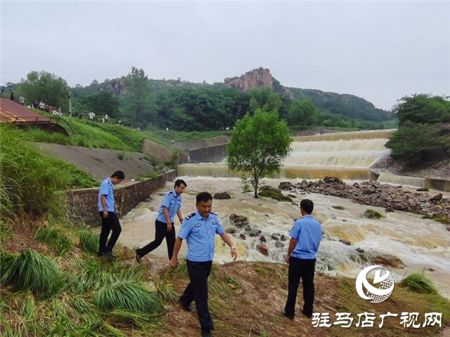 遂平縣公安局嵖岈山派出所加強水庫 河道安全巡查工作