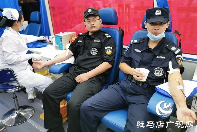 市中心血站血庫(kù)告急 300多名保安輔警擼起袖子“為愛接力”