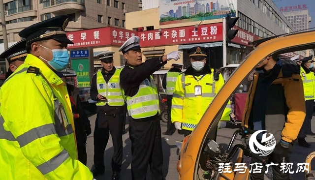 嚴查電動車無牌上路、非法加裝車棚 駐馬店市區(qū)開據(jù)第一張罰單