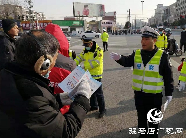 嚴查電動車無牌上路、非法加裝車棚 駐馬店市區(qū)開據(jù)第一張罰單