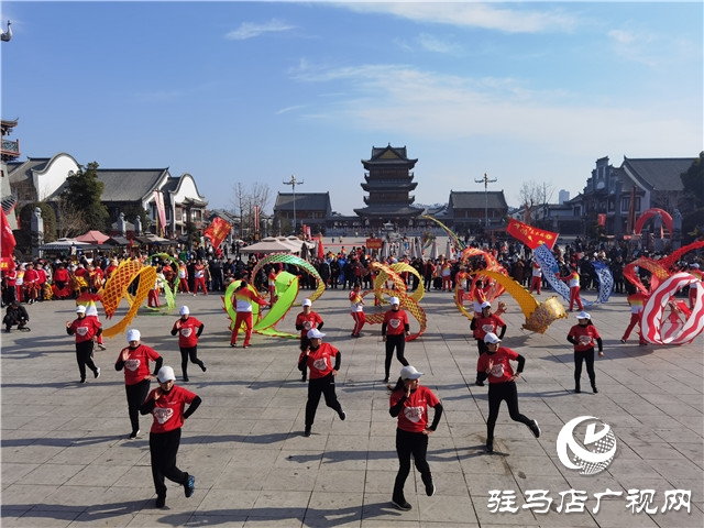 鞭聲陣陣 龍飛陀舞河南駐馬店市驛城區(qū)皇家驛站五市同臺(tái)競技展舞姿