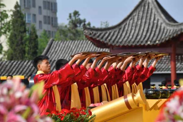 全球華人禮拜始祖軒轅！辛丑年黃帝故里拜祖大典今日舉行