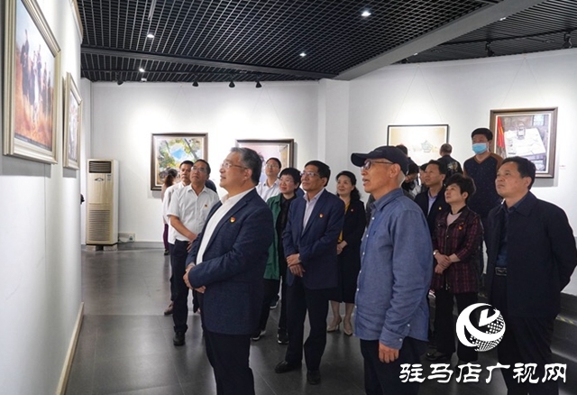 黃淮學(xué)院慶祝中國共產(chǎn)黨成立100周年書畫攝影作品展隆重舉行