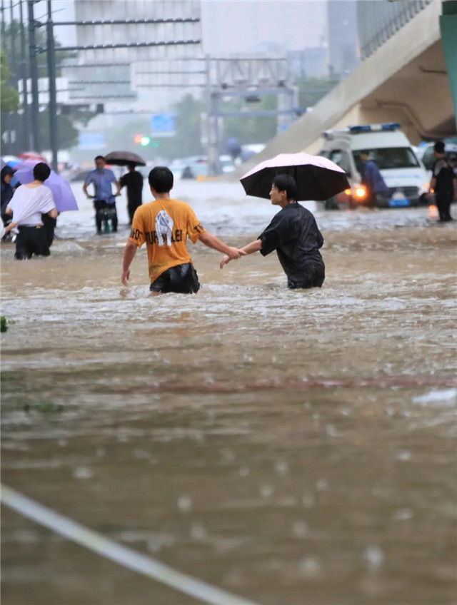 《九位河南暴雨親歷者的講述》