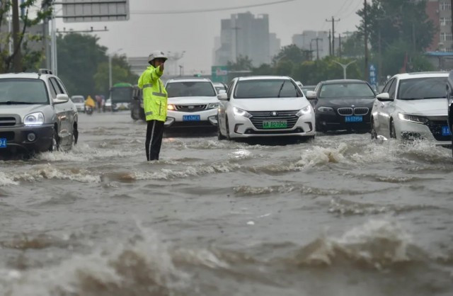 告急！河南新鄉(xiāng)41地遭遇特大暴雨，安陽全市公交停運