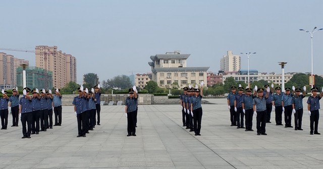 正陽縣交通運輸執(zhí)法局開展軍訓會操評比活動