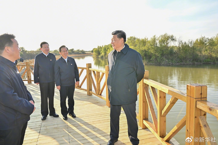 習近平在山東東營考察黃河入海口