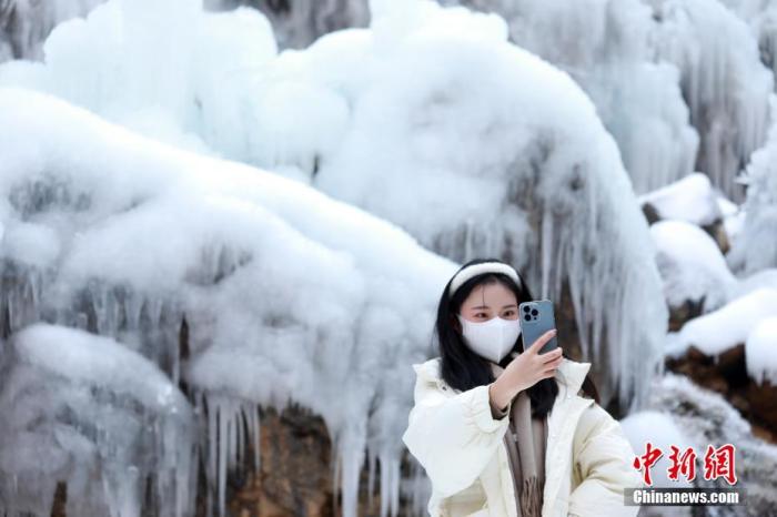 元旦假期“不走遠(yuǎn)，周邊玩” 冰雪游迎來熱潮