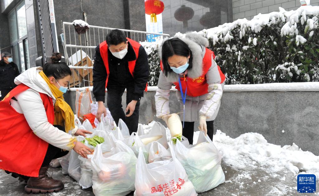 奮進(jìn)新征程 建功新時(shí)代｜“人民至上、生命至上”——抗擊世紀(jì)疫情彰顯“中國(guó)之治”優(yōu)勢(shì)