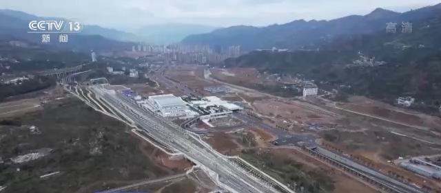 全國(guó)鐵路明日零時(shí)起實(shí)行新列車運(yùn)行圖 “一日一圖”精準(zhǔn)調(diào)控運(yùn)力