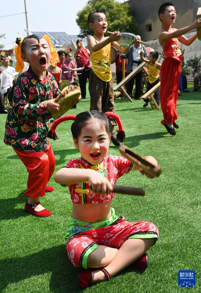 黃河岸邊有個“老腔幼兒團”