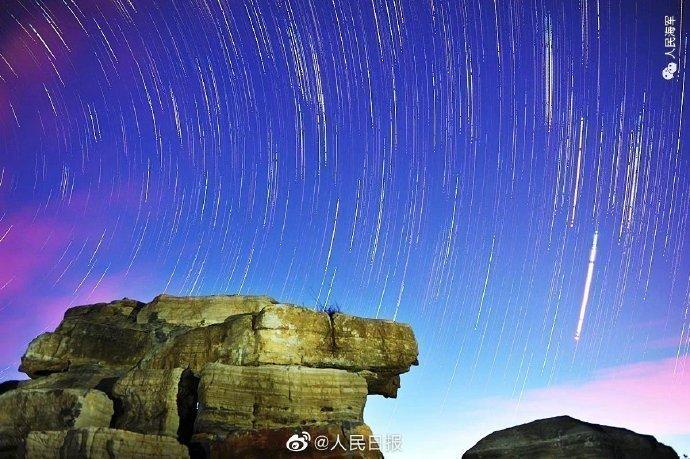 星空+航母+海岸線！人民海軍拍的絕美星空太震撼了