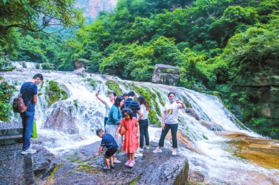 云臺(tái)山景區(qū)即日起至7月31日，全國游客免門票