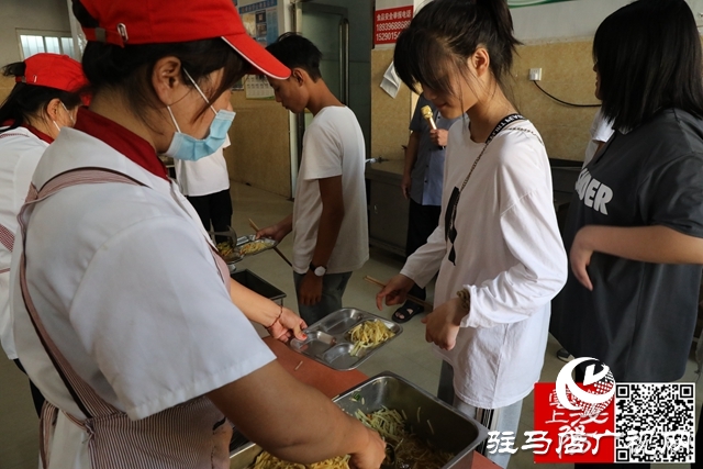 泌陽花園小學：愛心送餐助中考 學子暖胃又暖心