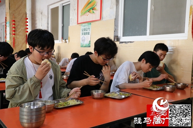 泌陽花園小學：愛心送餐助中考 學子暖胃又暖心