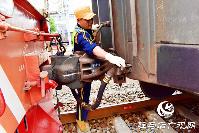 駐馬店車務(wù)段：譜好“三部曲”實現(xiàn)“客貨雙贏”