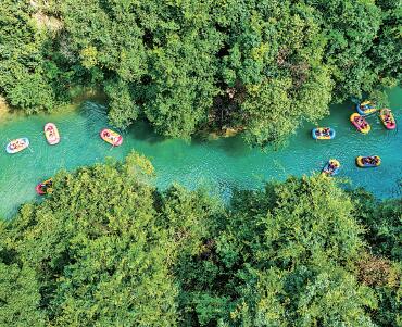 【大美中國(guó)】貴州荔波：旅游新業(yè)態(tài)趕上高鐵新時(shí)代