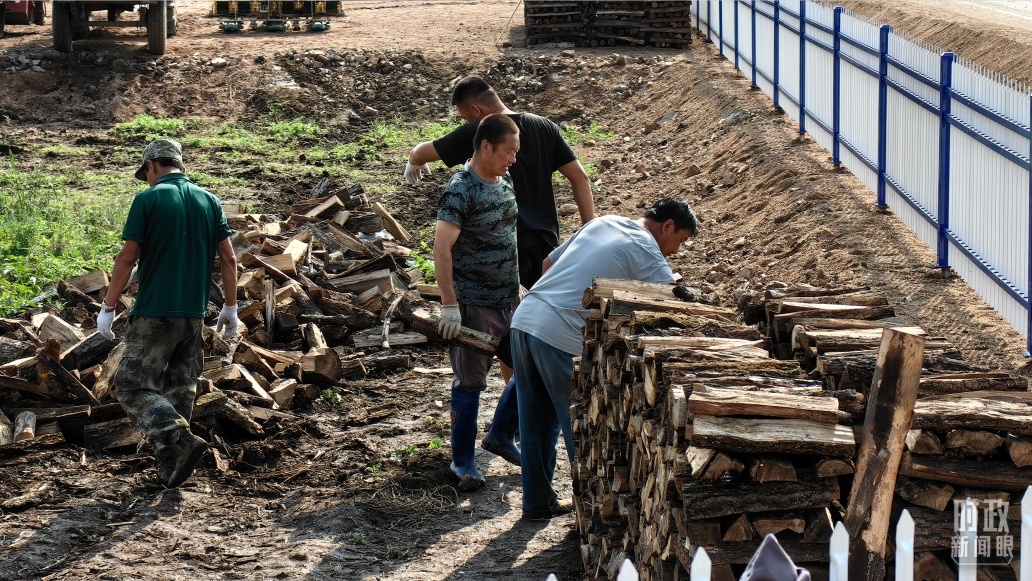 時政新聞眼丨在國慶招待會上，習近平強調“團結就是力量，信心賽過黃金”