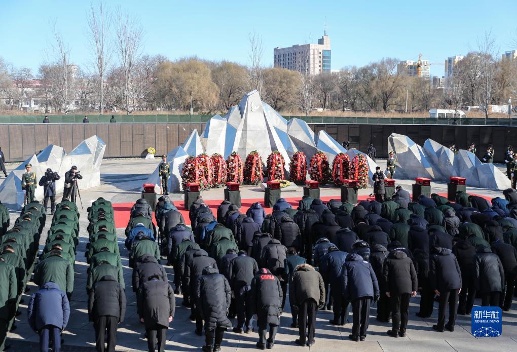 英魂安息 家國(guó)安寧——第十批在韓中國(guó)人民志愿軍烈士遺骸安葬儀式側(cè)記