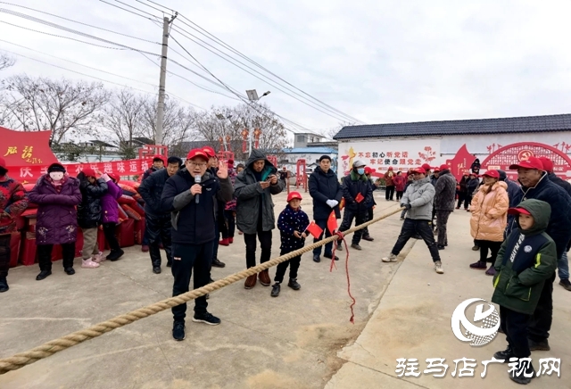 泌陽縣雙廟街鄉(xiāng)閆洼村舉辦第四屆農民趣味運動會