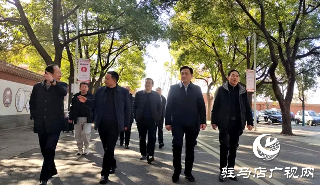 西平縣縣長侯公濤到西平高中調(diào)研學(xué)校改擴建項目