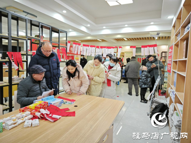 駐馬店市西園街道文化路社區(qū)開展“鬧元宵，猜燈謎”有獎活動