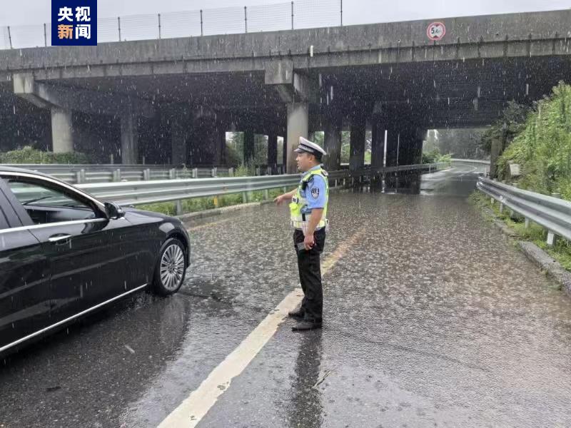 受降雨影響 河南駐馬店等地部分高速路段禁止一切車輛上站