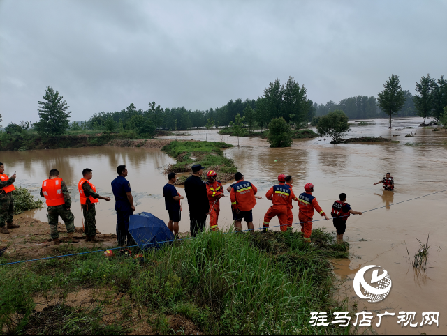 【防汛一線】確山縣石滾河鎮(zhèn)：防汛一線黨旗紅  守土盡責(zé)顯擔(dān)當(dāng)