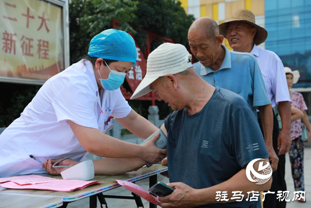 正陽縣人民醫(yī)院組織開展殘疾預(yù)防日宣傳義診活動