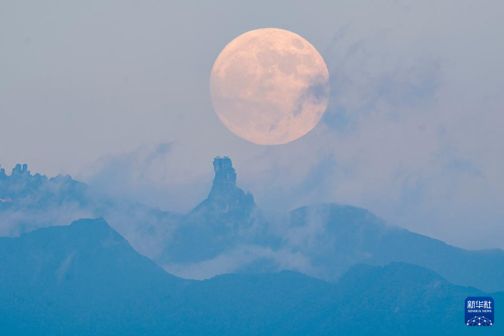 詩(shī)意中國(guó)丨萬(wàn)里此情同皎潔 一年今日最分明