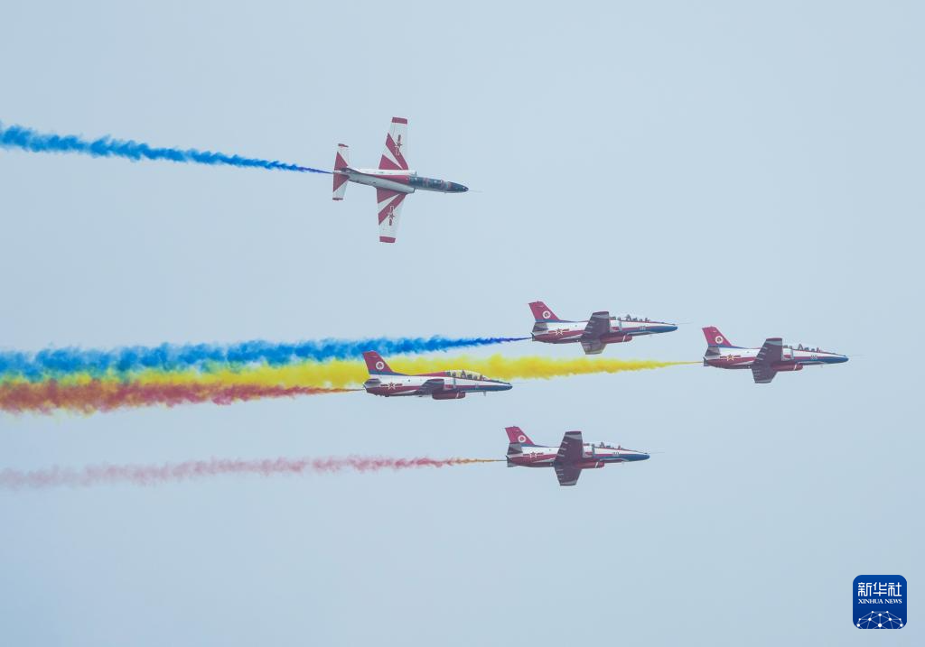 “八一”“紅鷹”展翅珠海為人民空軍慶生