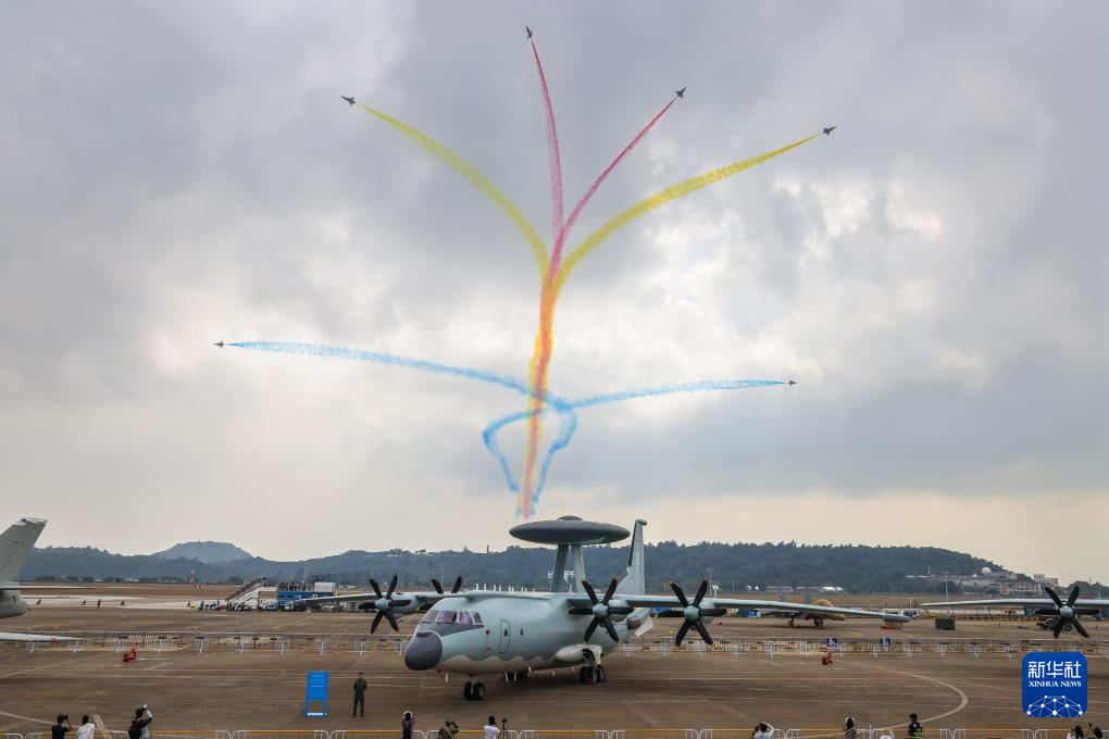 “八一”“紅鷹”展翅珠海為人民空軍慶生