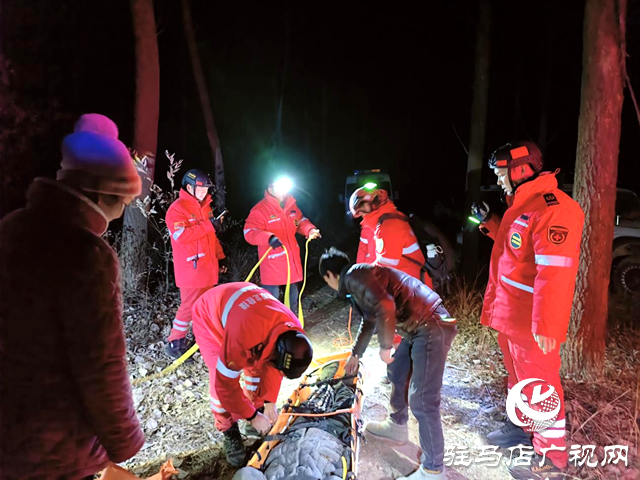 泌陽縣蛟龍救援隊深冬夜緊急搜救患有阿爾茲海默癥的走失人員